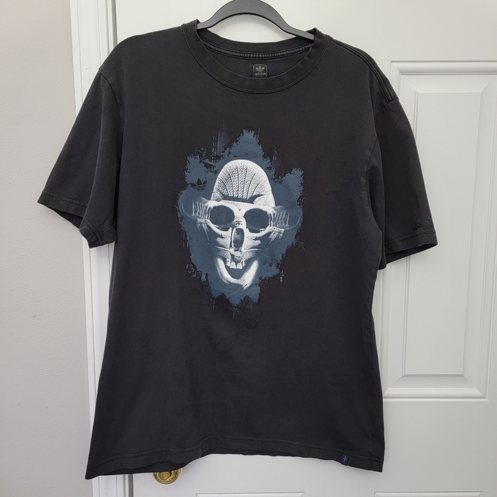 ADIDAS Rare Mens Black Sneaker Skull Logo Short Sleeve T Shirt Sports Size L